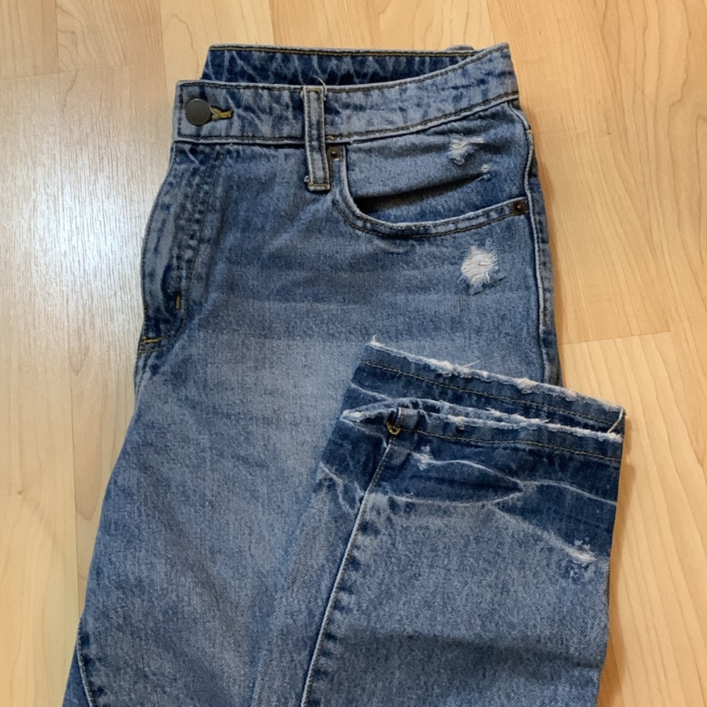 Women's Mid-Rise Boyfriend Jeans - Universal Thread Medium Wash